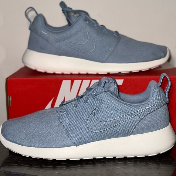 Nike Other - New Mens Size 10.5 Nike Roshe One Premium Running Shoes 525234 404